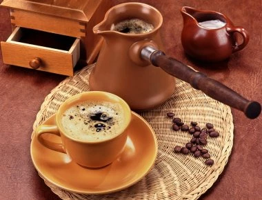 Αυτή είναι η σωστή ώρα να πίνεις καφέ, σύμφωνα με τους επιστήμονες